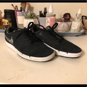 black with green print nike sb // worn once